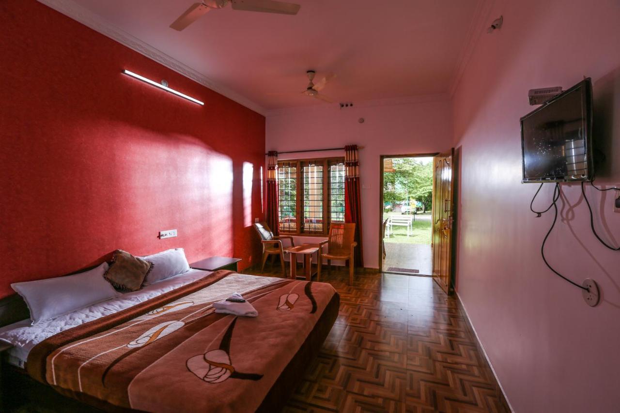 The Midway Jungle Resort Masinagudi Exterior foto